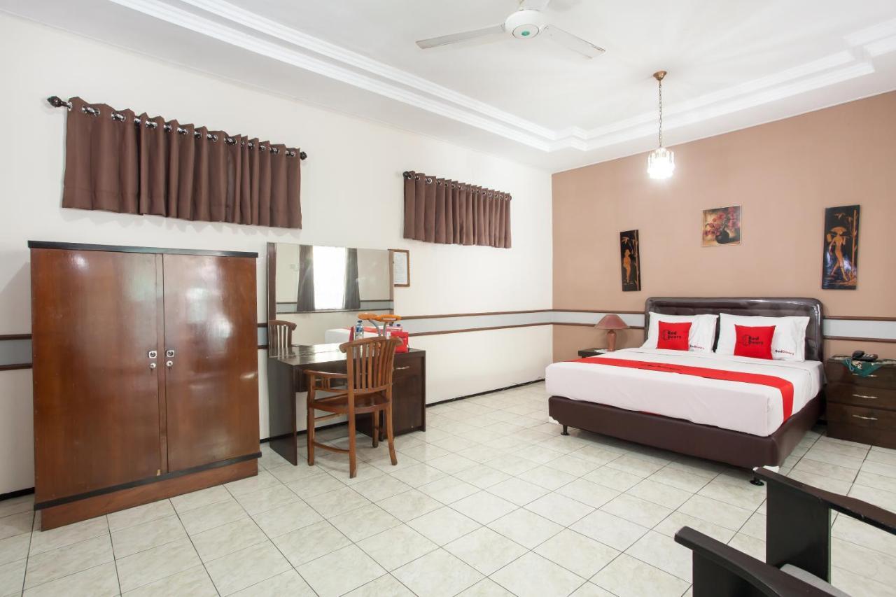 Hotel Reddoorz Near Balai Kota Malang Exteriér fotografie