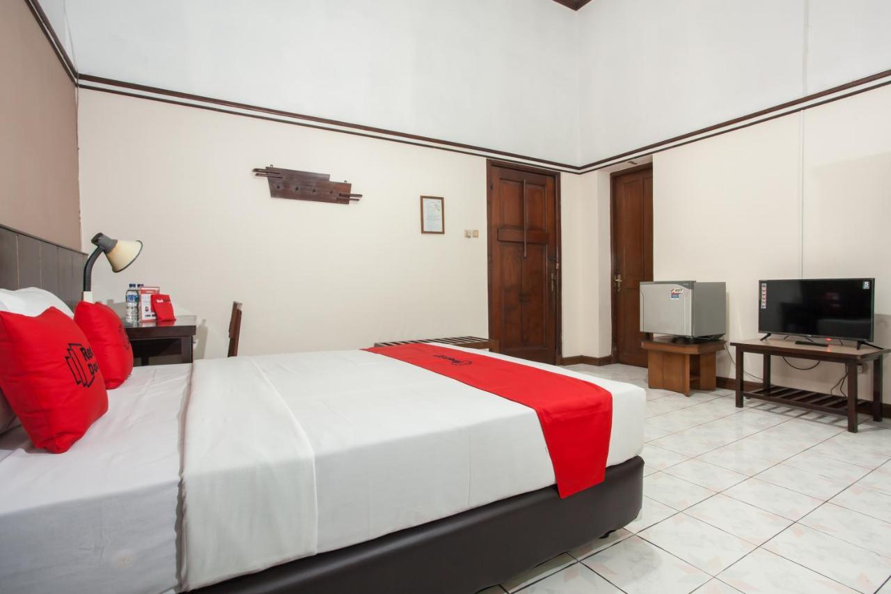 Hotel Reddoorz Near Balai Kota Malang Exteriér fotografie