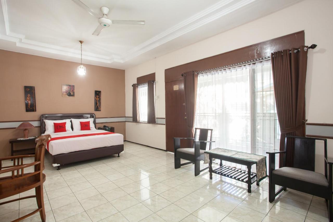 Hotel Reddoorz Near Balai Kota Malang Exteriér fotografie