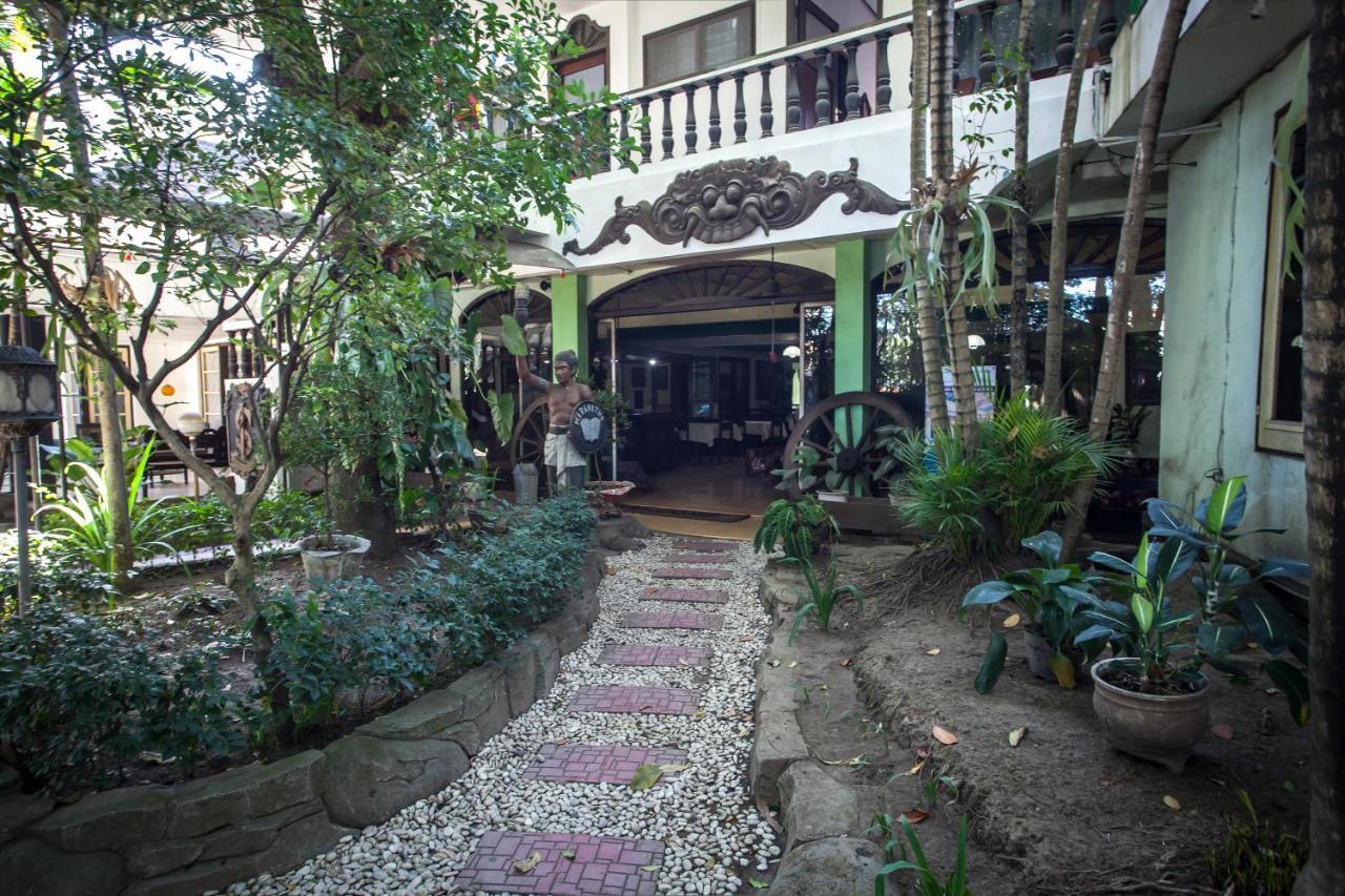 Hotel Reddoorz Near Balai Kota Malang Exteriér fotografie