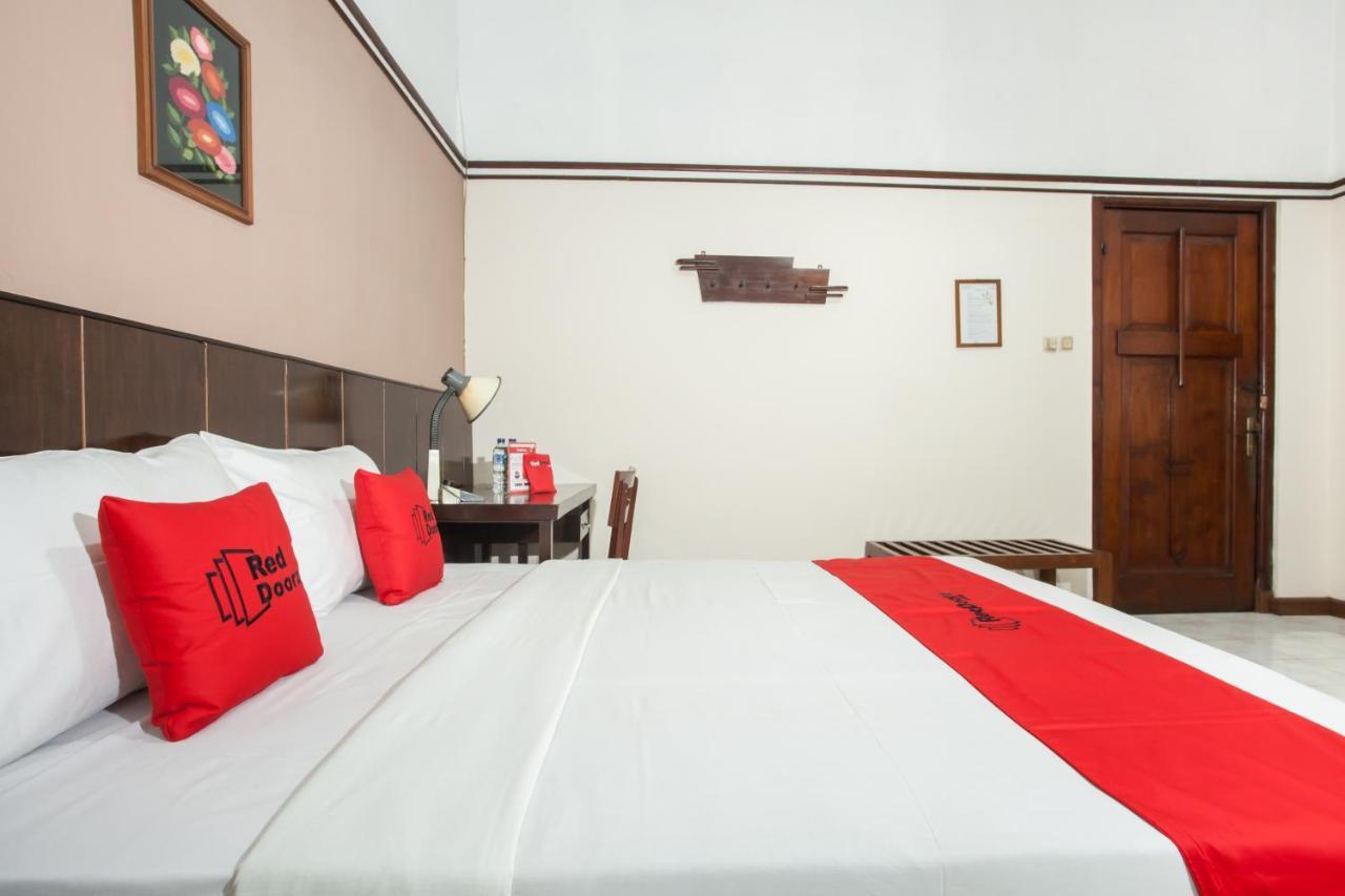 Hotel Reddoorz Near Balai Kota Malang Exteriér fotografie